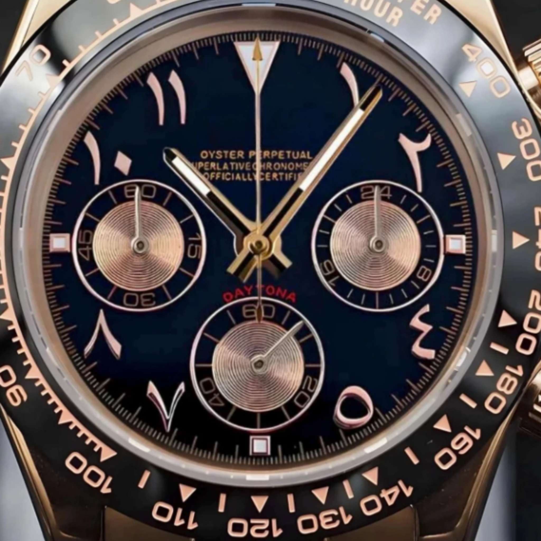 Chrono Arabic Or Rose Oysterflex – Chronographe Méca-Quartz