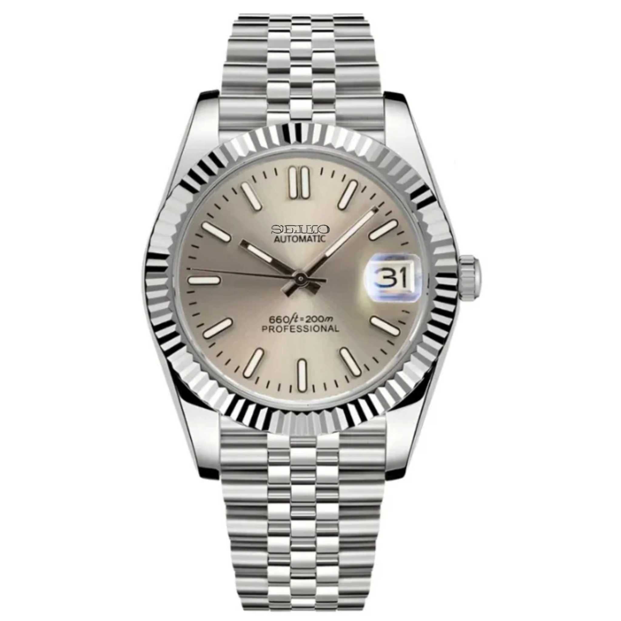 “Montre SEIKMOD Datejust Champagne NH35 vue de face, assemblée à la main en France, cadran champagne et boîtier acier poli”