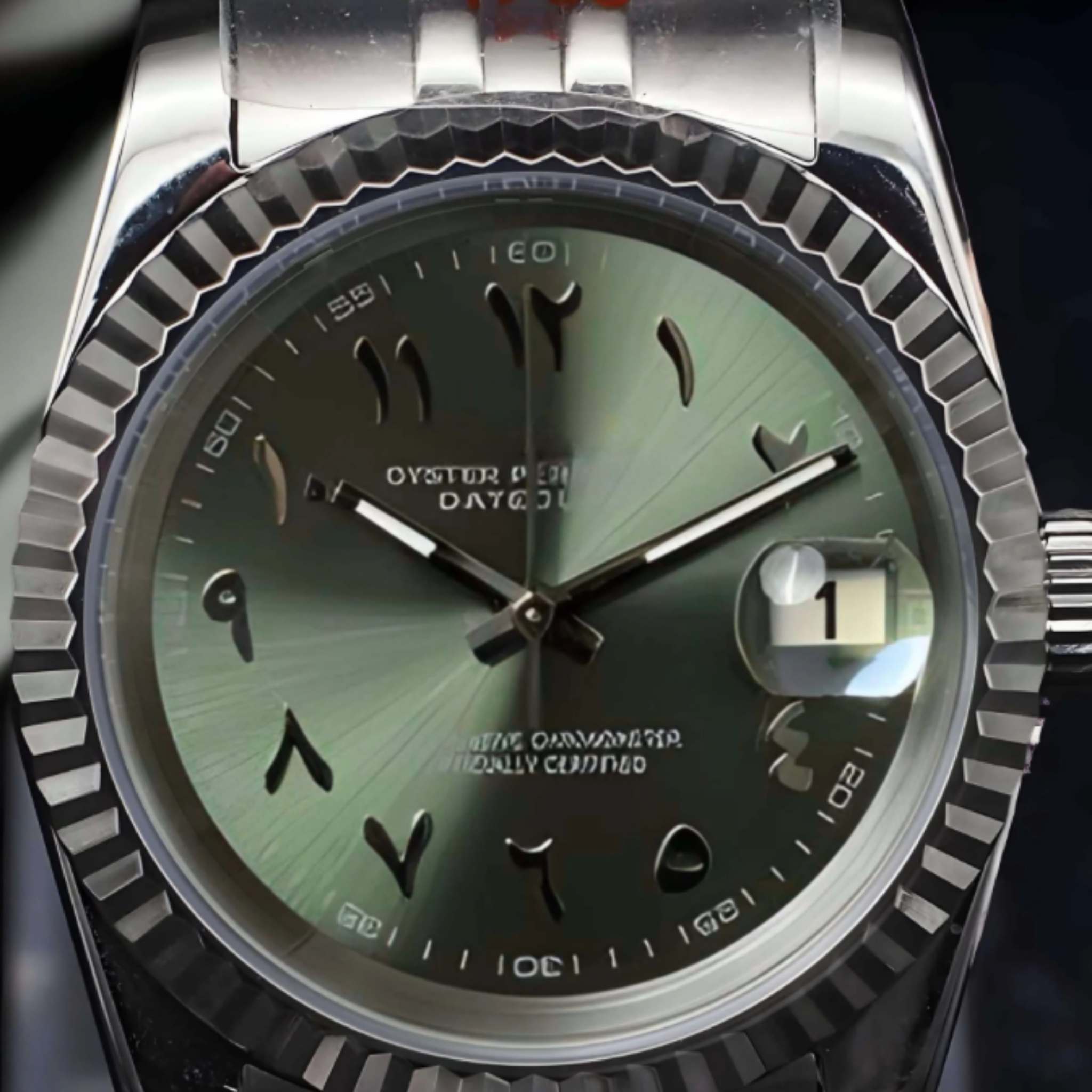 “Cadran kaki de la montre SEIKMOD Datejust Arabic Kaki NH35 avec chiffres arabes et aiguilles luminescentes”