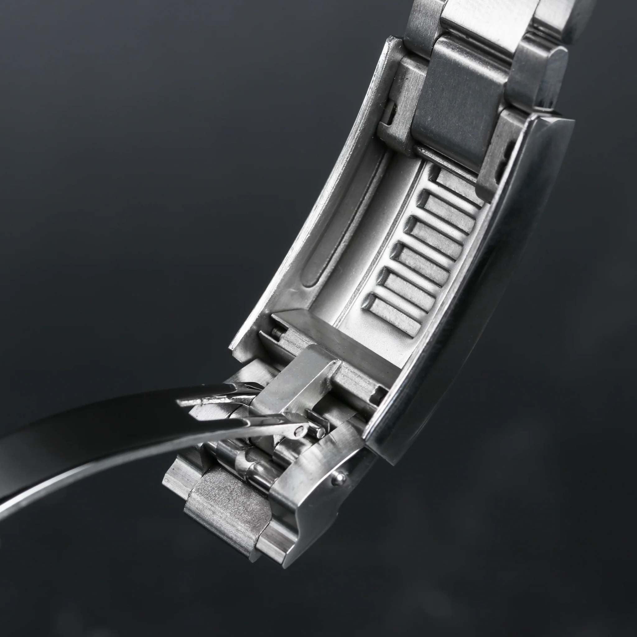 “Fermoir réglable à cran de la montre SEIKMOD NH35, système ajustable facilement pour un confort optimal”