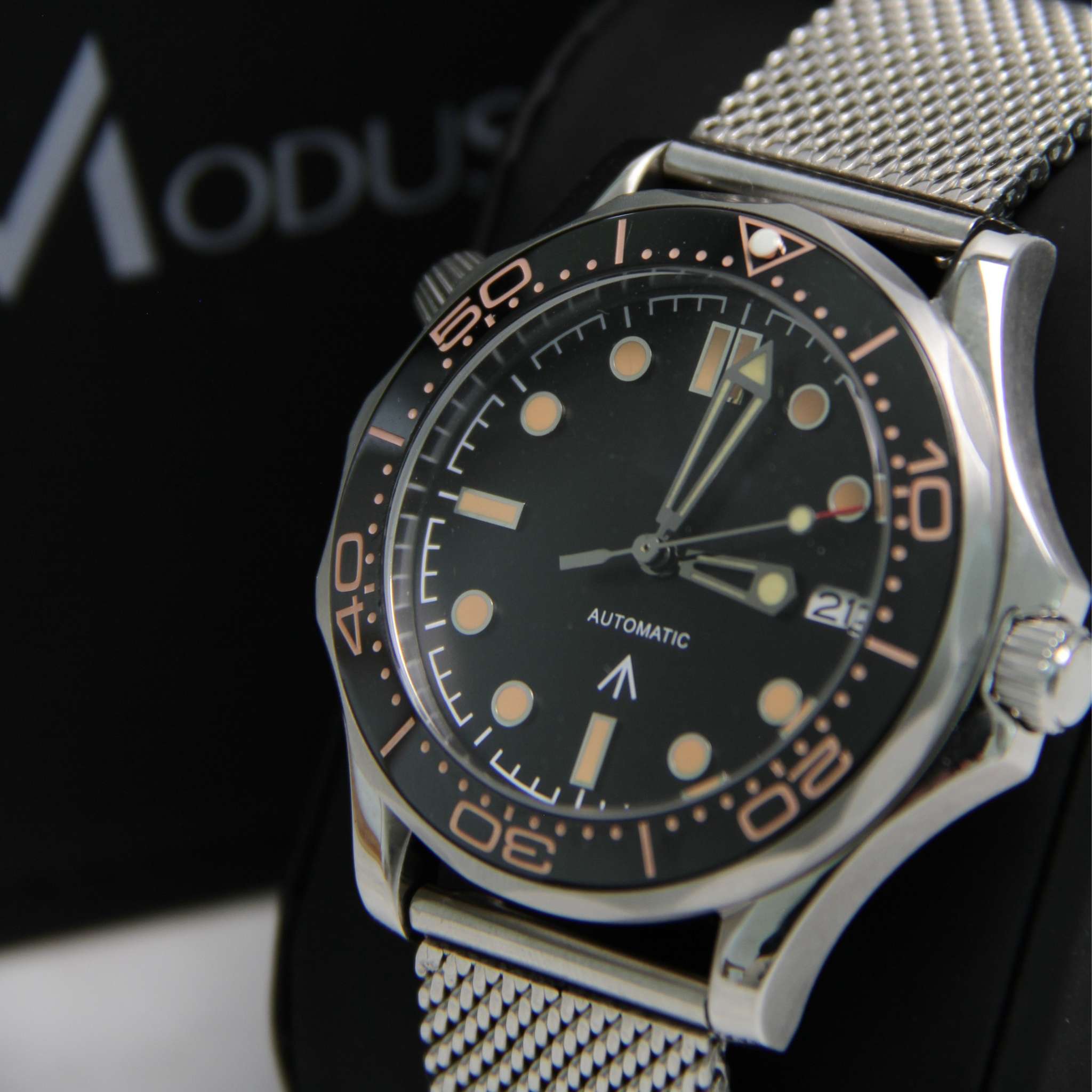 Ocean 007 James Bond portée au poignet | Modus Horlogerie