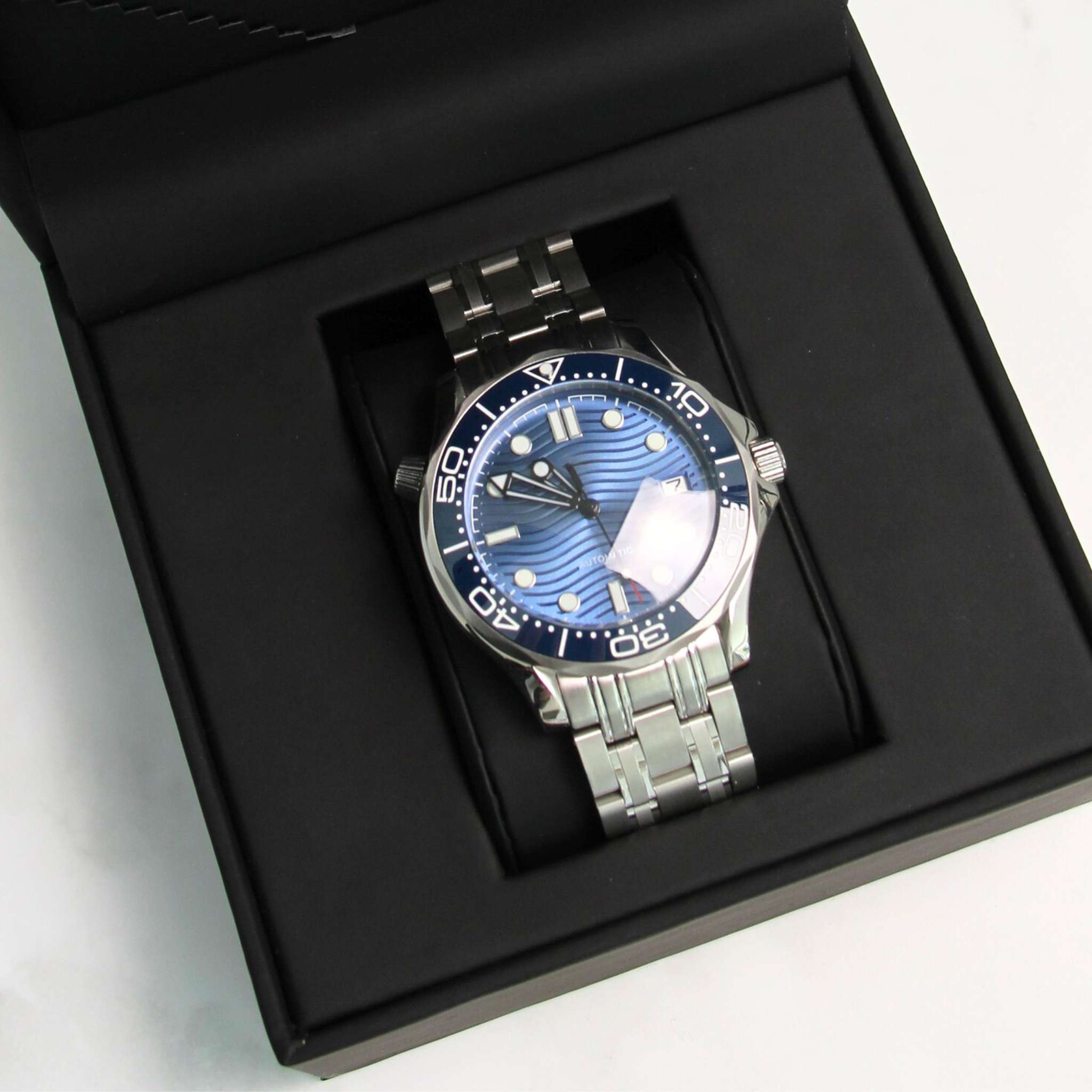 Ocean Bleu portée au poignet | Modus Horlogerie