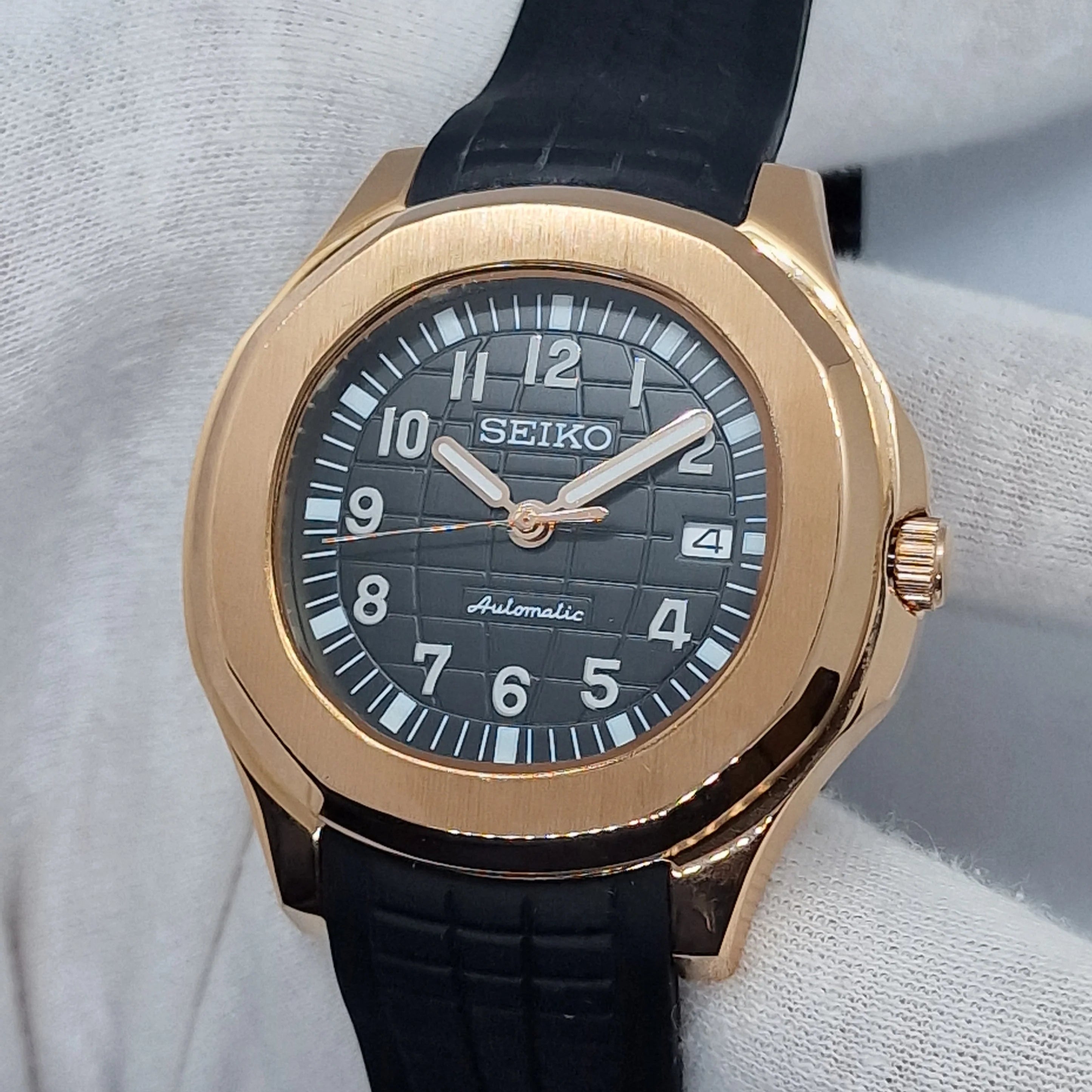 Seiko Mod Aquanaut Rose Gold Black 39mm