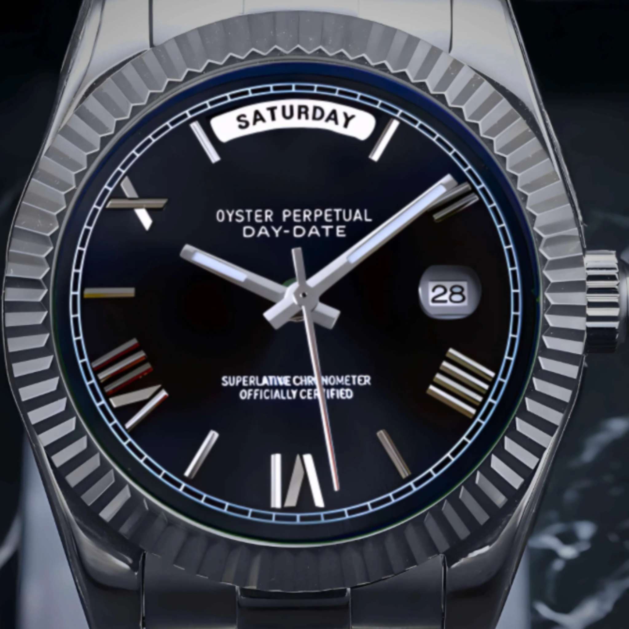 “Cadran noir de la montre SEIKMOD Daydate Chiffres Romains Miyota 8285 avec chiffres romains argentés et double guichet jour/date”