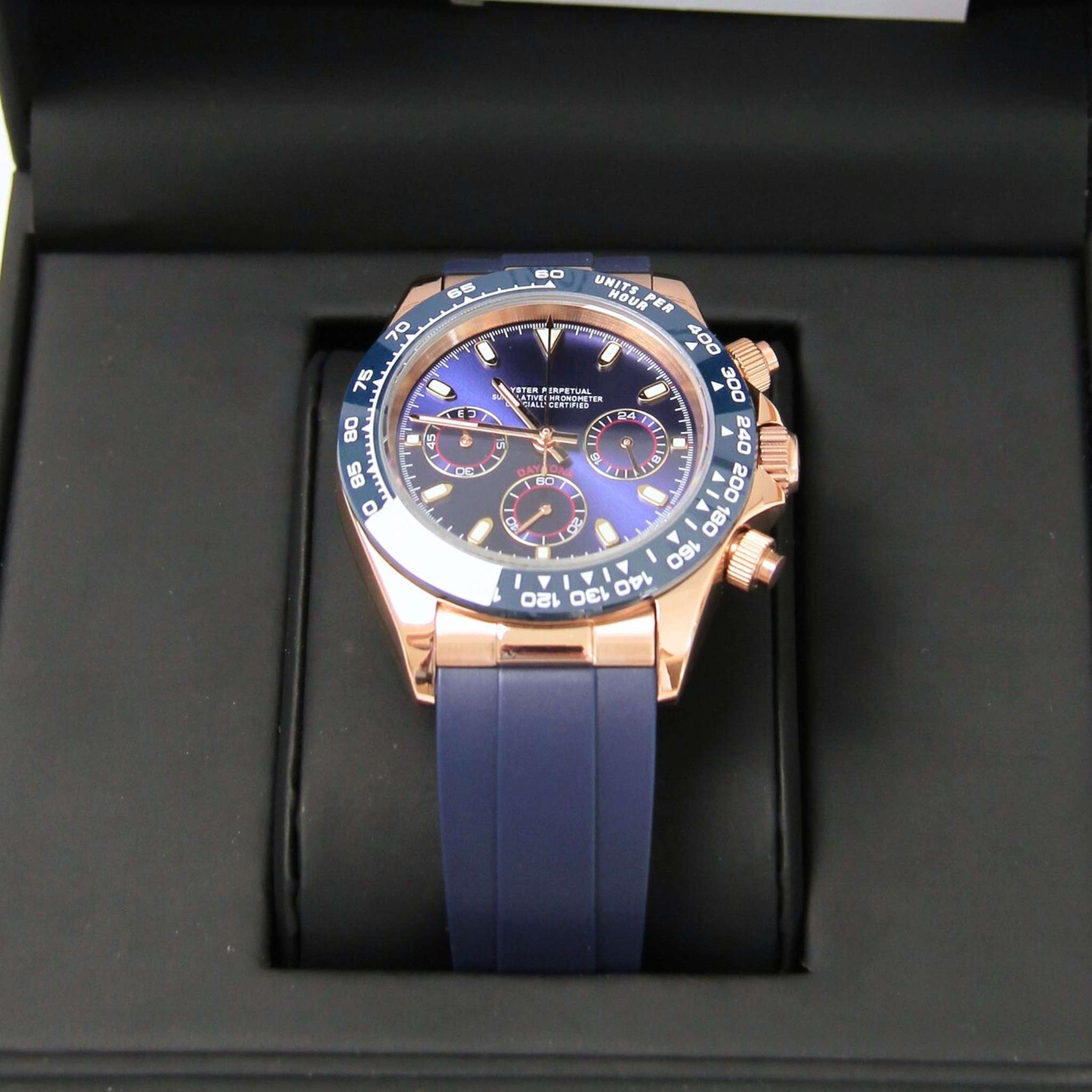 “Montre SEIKMOD Daytona Bleu Or Rose VK63 présentée dans son écrin premium Modus Horlogerie”