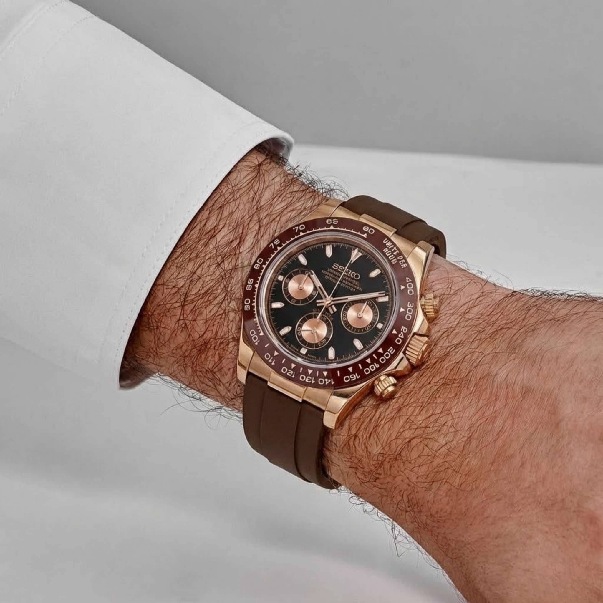 Cadran chronographe Seikmod Daytona marron et or rose avec sous-compteurs et finition premium
