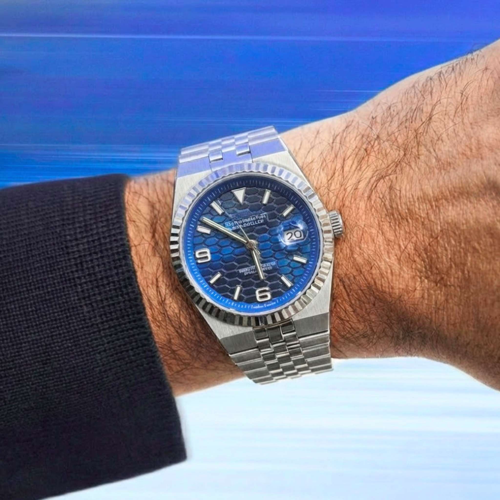 Montre Seikmod Land Dweller bleue portée au poignet pour visualiser le rendu réel
