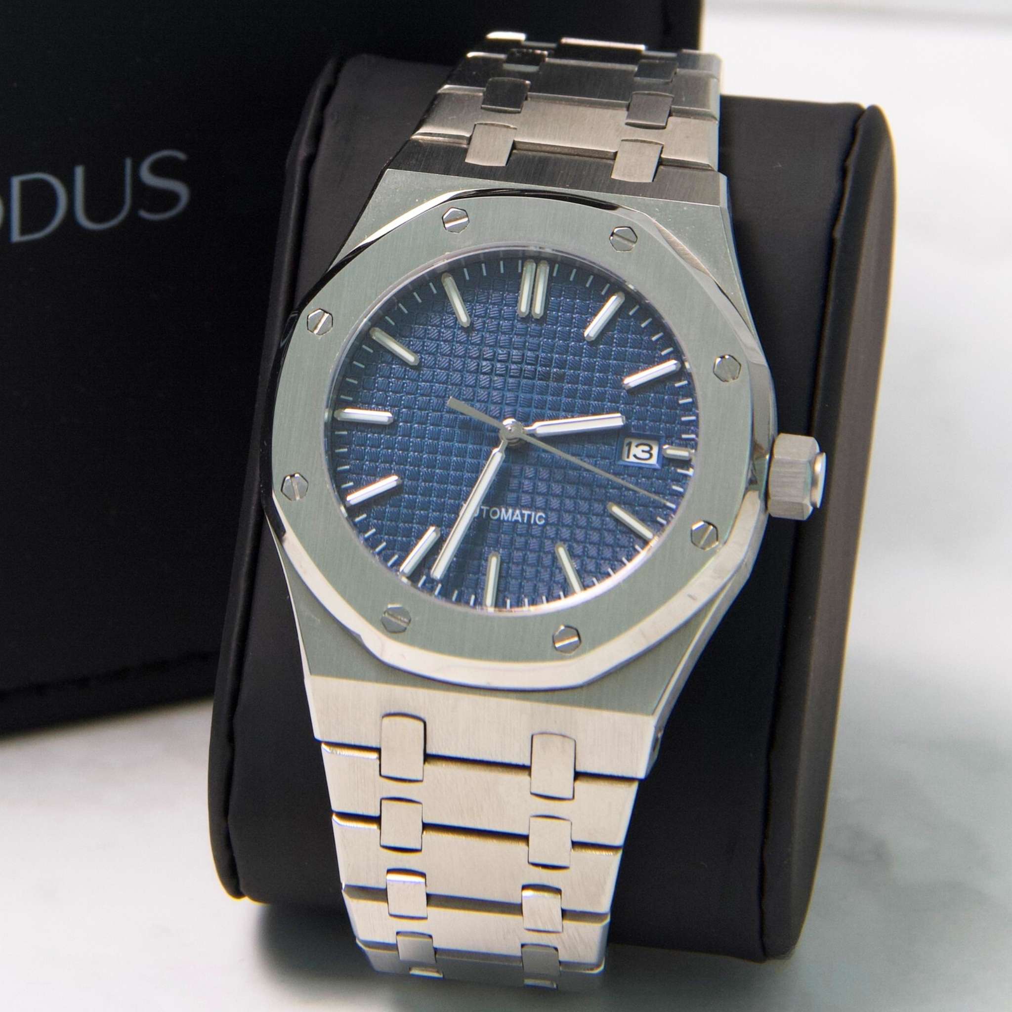 Montre SEIKMOD Royal Oak Bleu automatique NH35 vue de face, assemblée à la main en France