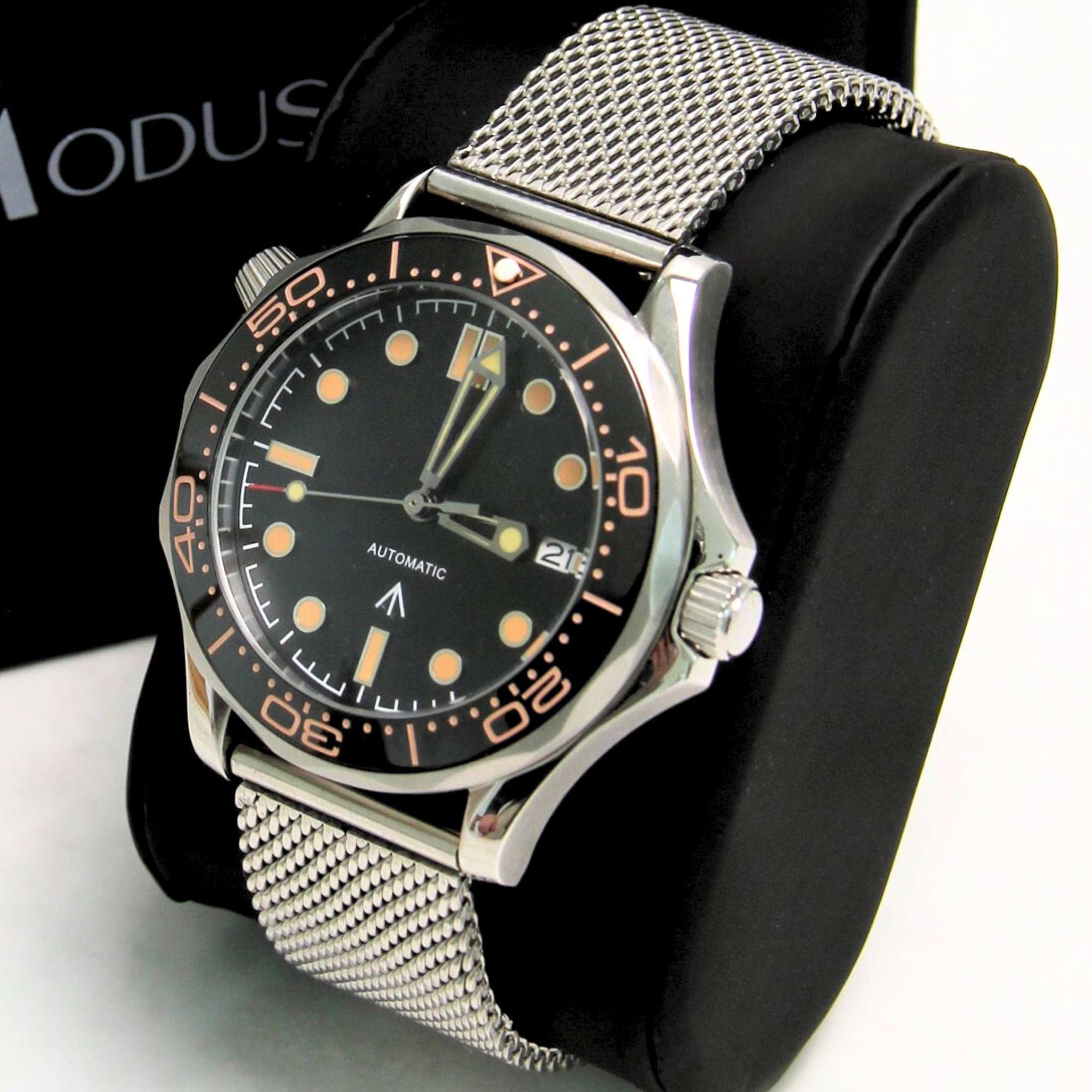 “Montre SEIKMOD Seamaster 007 James Bond équipée du mouvement automatique Seiko NH35, cadran noir et lunette céramique, assemblée à la main en France”