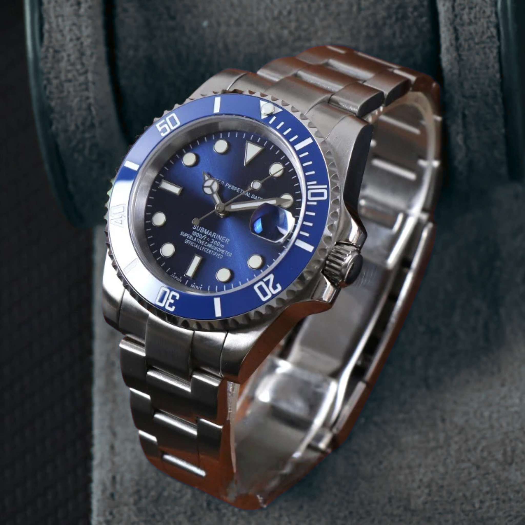 “Montre SEIKMOD Submariner Bleu équipée du mouvement automatique Seiko NH35, cadran bleu profond et lunette céramique, assemblée à la main en France”
