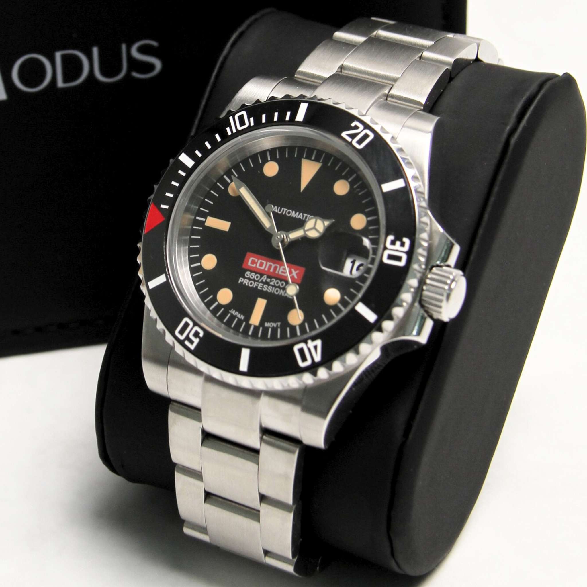 “Montre SEIKMOD Submariner COMEX équipée du mouvement automatique Seiko NH35, cadran noir mat et lunette céramique, assemblée à la main en France”