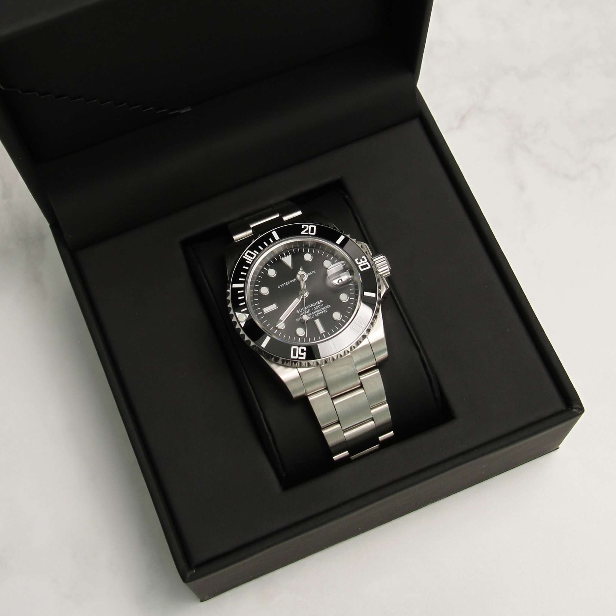 “Montre SEIKMOD Submariner Noir NH35 présentée dans son écrin premium Modus Horlogerie”